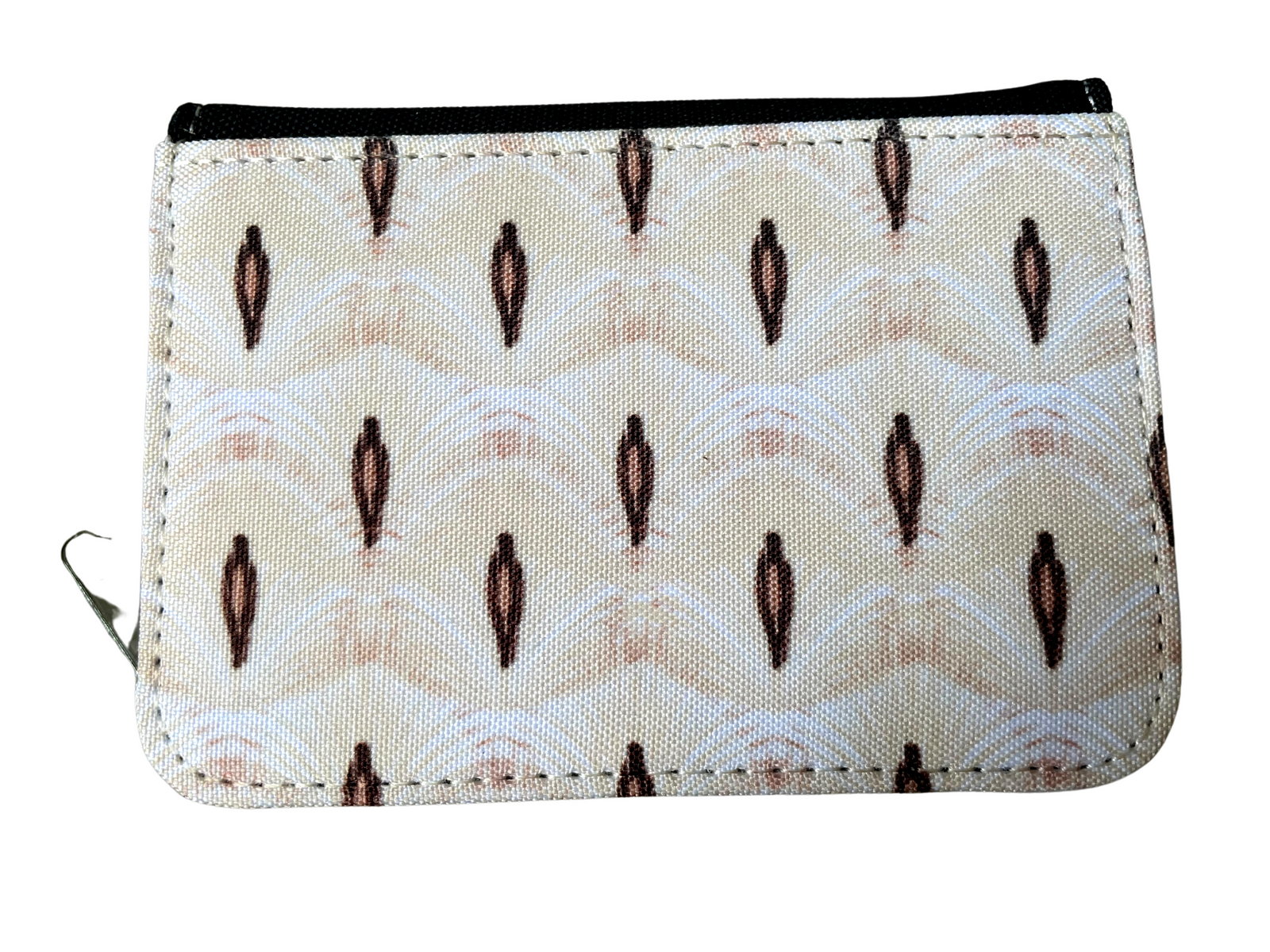 *Wallet with cream repeat pattern